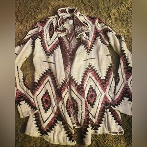 NWT Maurices Cardigan Plus size 0(xl)
Western type print